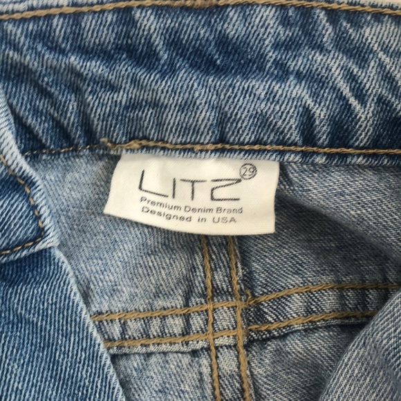 ✨Major Distressed Jeans✨ - Picture 3 of 5